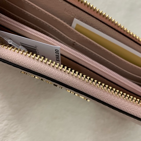 Michael Kors Wallet - Picture 3 of 5